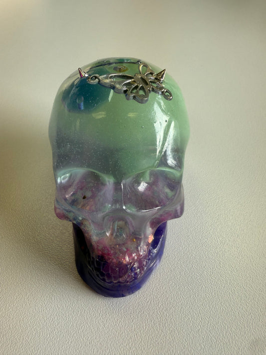 Medium Resin Skull with Water Globe