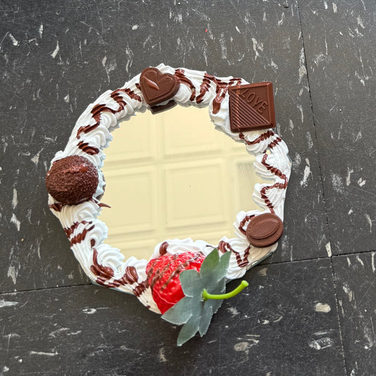Small Cake Mirror
